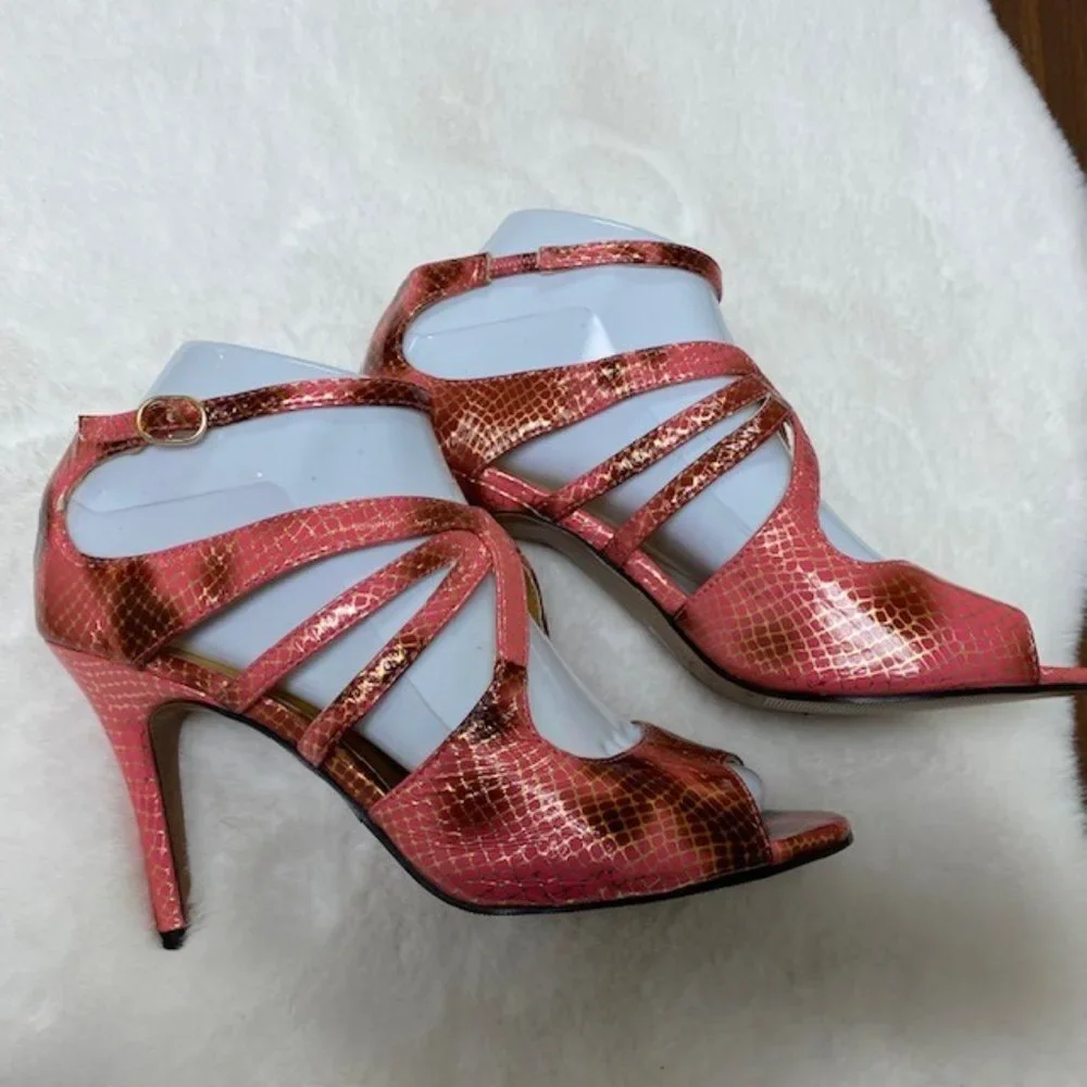 WILD ROSE Gold Pink Strappy Faux Snake Heels, size 7‎